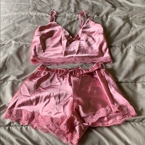 Fashion nova lace sleep set size small!